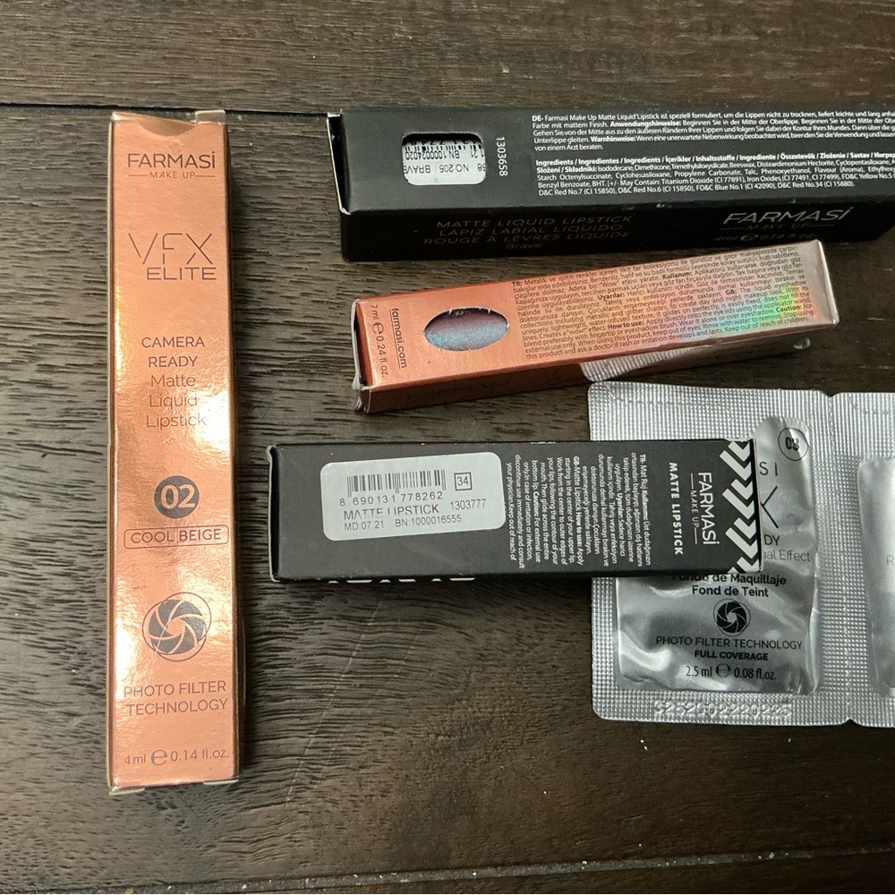 Farmasi Makeup Bundle - Picture 2 of 2